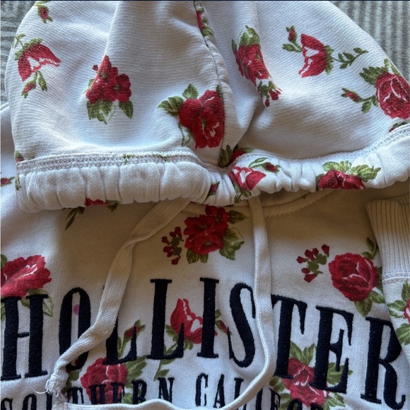 HOLLISTER - Picture 5 of 7